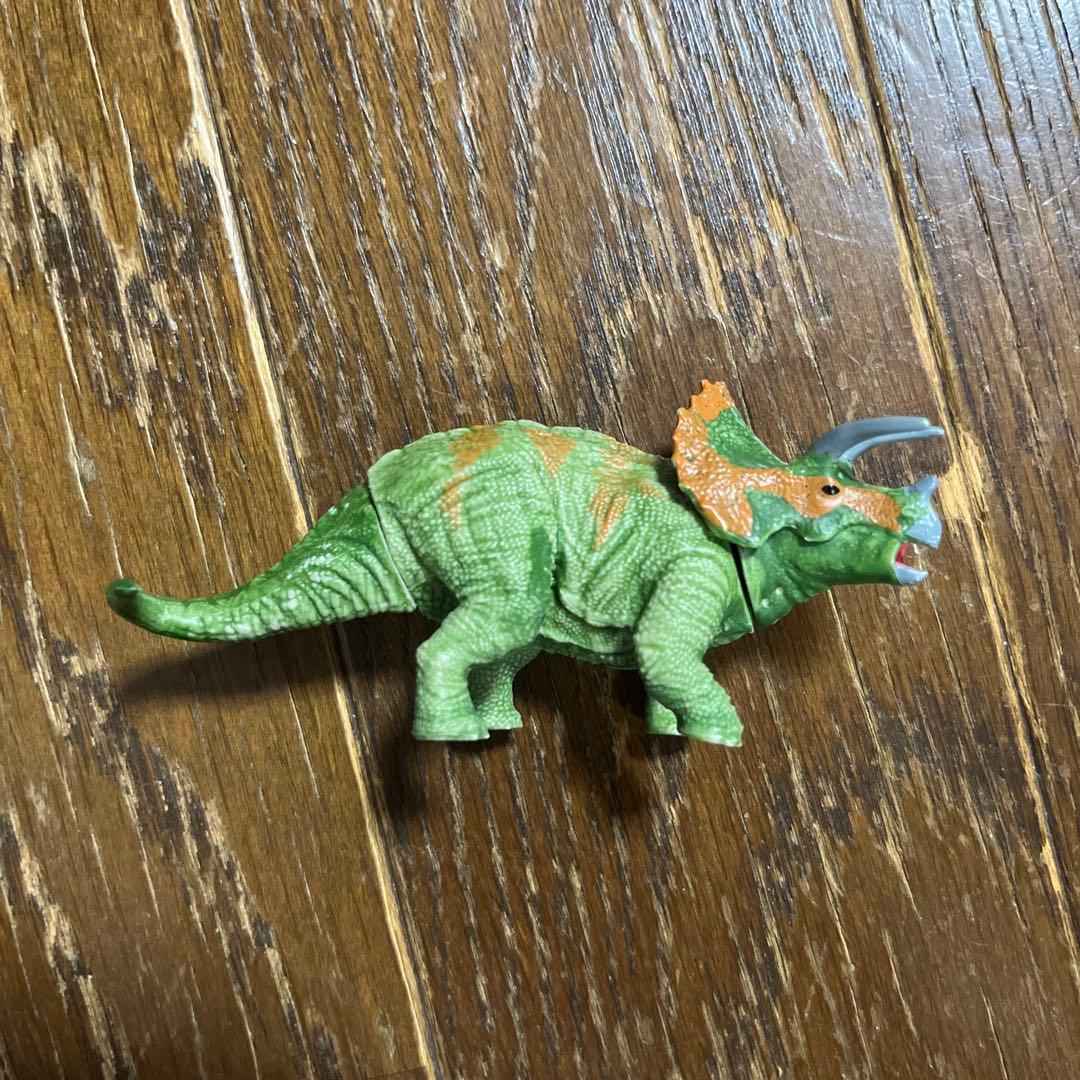 ジュラシック・ワールド キャプティブズ カラー チェンジ