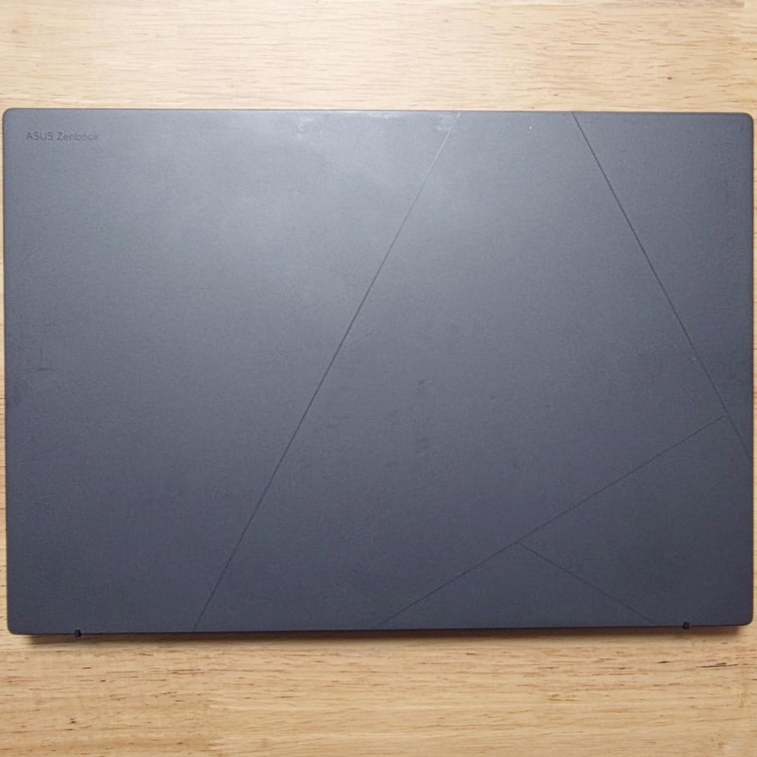 ASUS Zenbook DUO UX8406MA 14.0型OLED 2画面