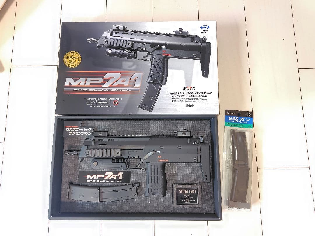 東京マルイ MP7A1 ガスガン　美品　予備マガジン付き 美品 東京マルイ MP7A1 ガスブローバック タンカラー gbb 予備マガジン