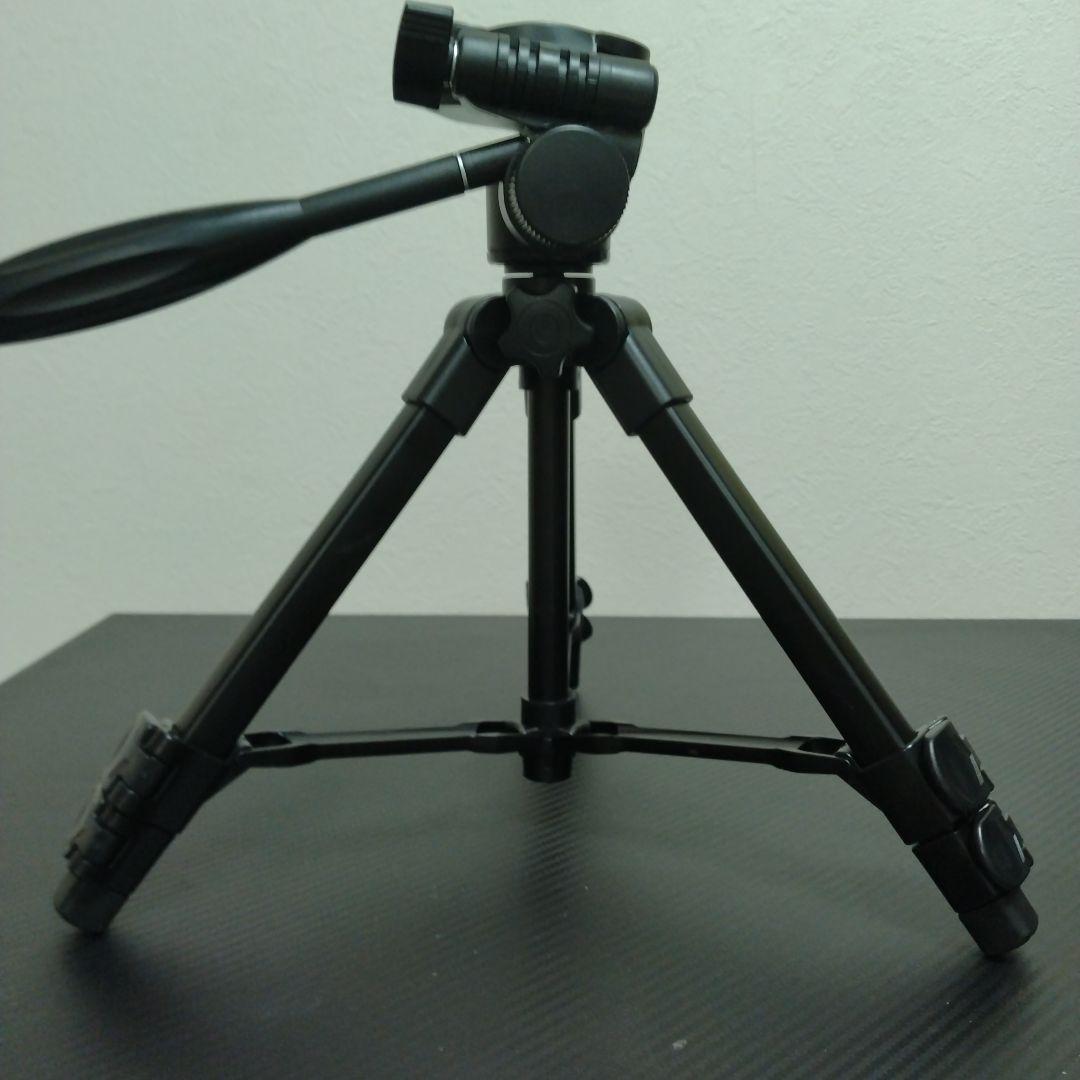 Canon Kiss X50　スマホ転送OK　シンプル操作の一眼レフ　三脚付き