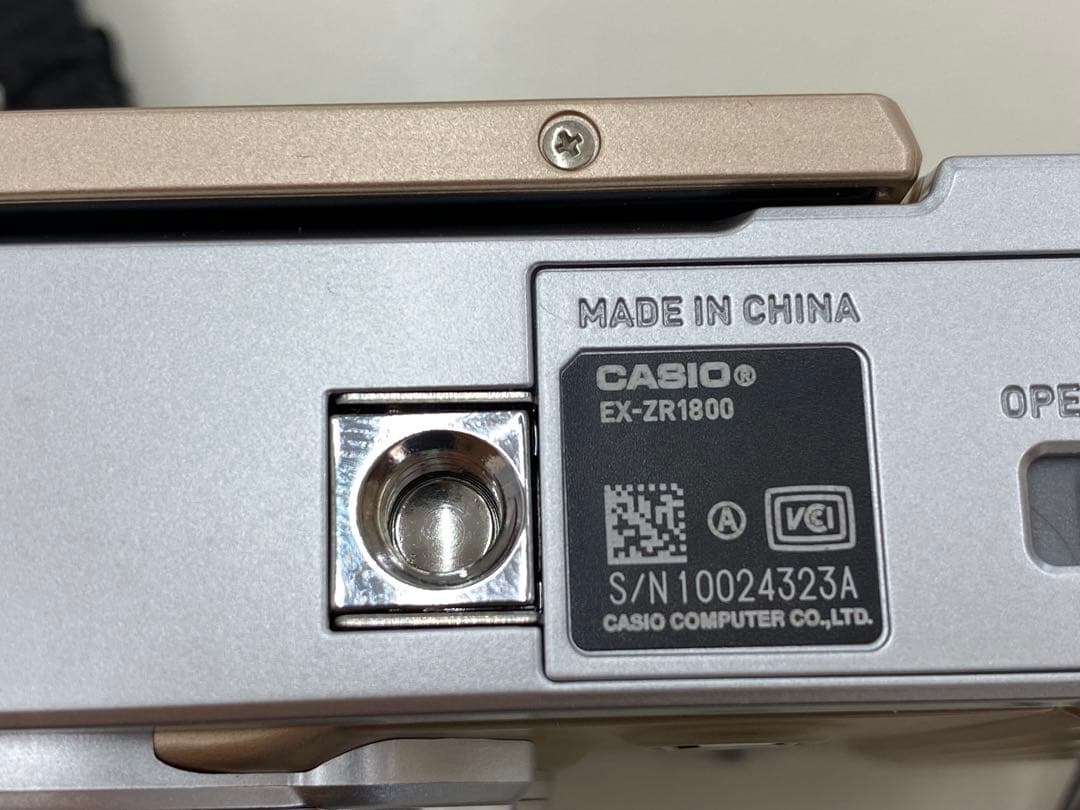 デジタルカメラ CASIO EXILIM EX-ZR1800