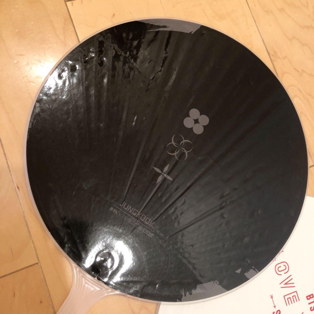 BTS グク うちわ 防弾少年団 団扇 ジョングク 3枚セット➕1枚 - メルカリ