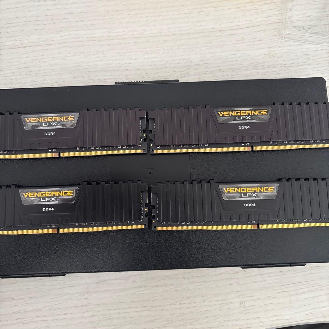 Corsair DDR4メモリ-3200MHz 32GB ［8GB×4枚］