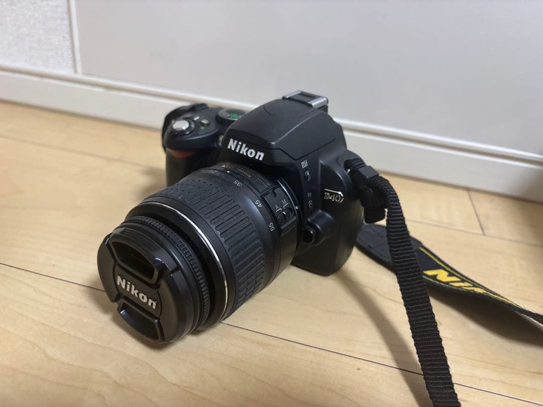 Nikon デジタル一眼レフカメラ D40 望遠レンズ(70〜300mm)付き