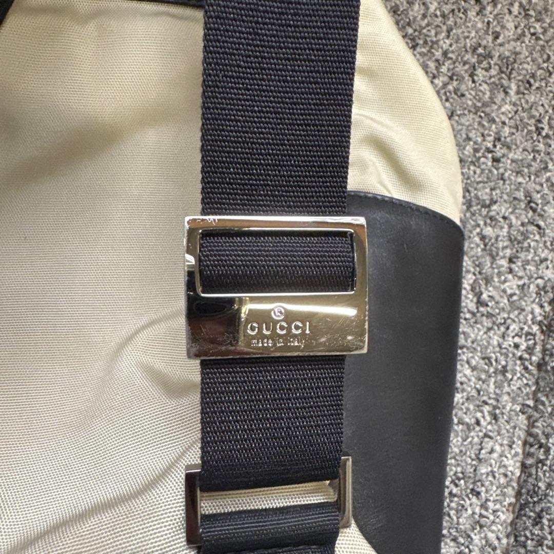 希少 グッチ レザー コンビナイロン リュック バックパック ロゴ型押し