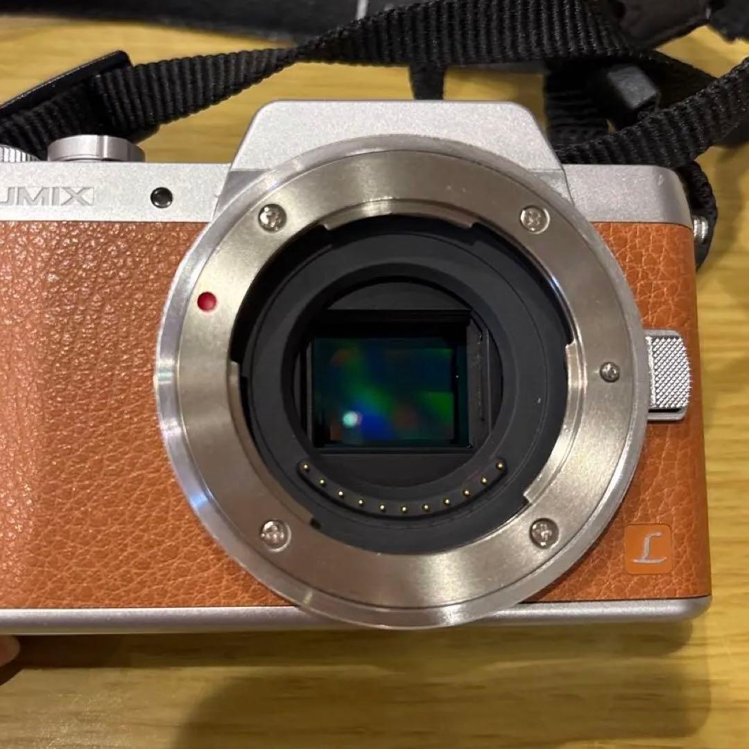 パナソニック LUMIX DMC-GF7 ダブルズームレンズキット