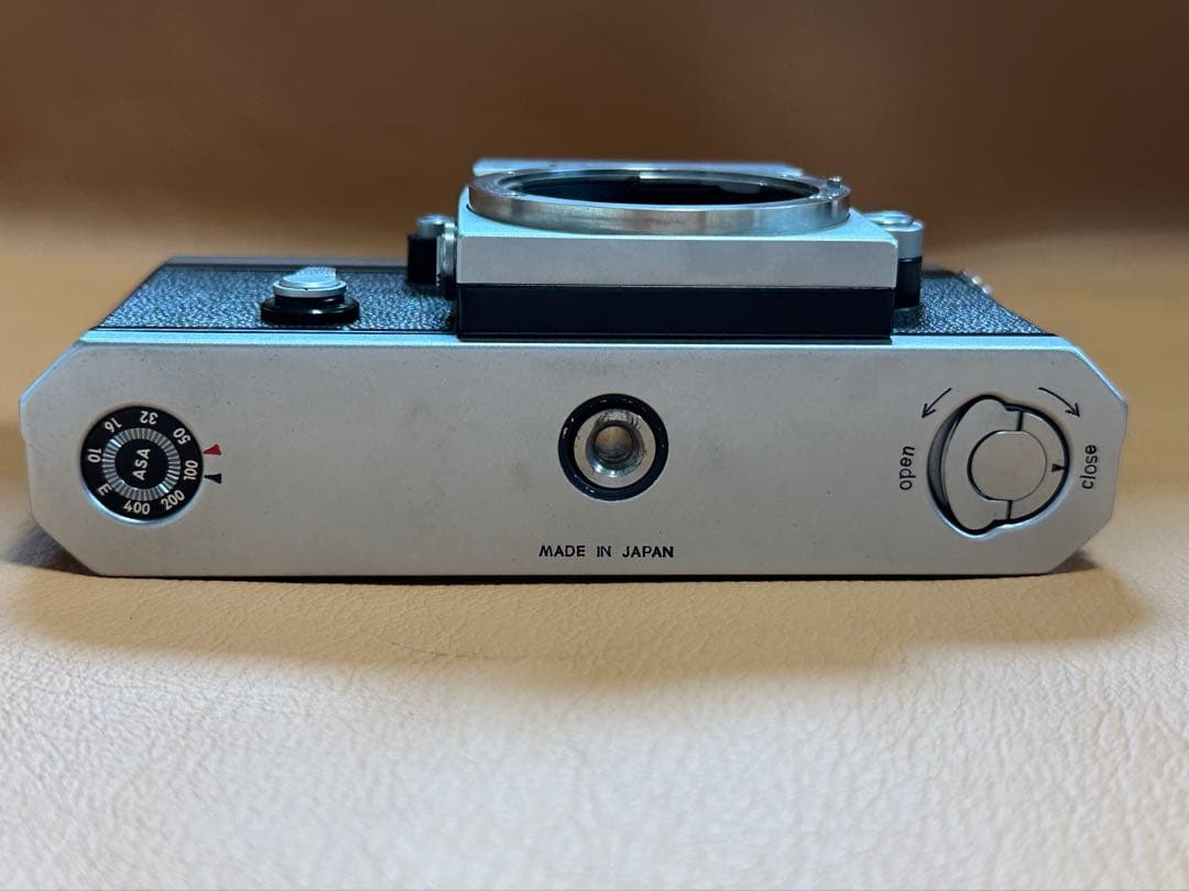 Nikon F アイレベル ボディ（前期型 ）、レンズ35mm 、135mm