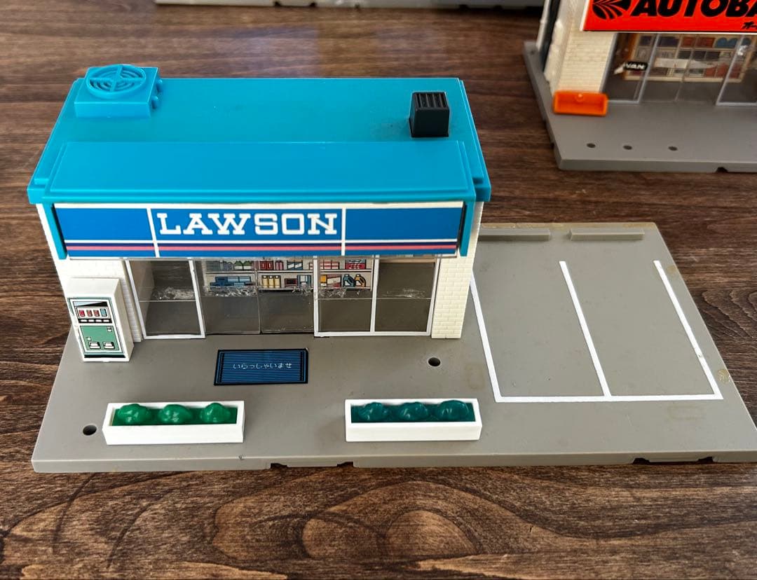 トミカタウン ジャンク ローソン ピザーラ オートバックス 駐車場