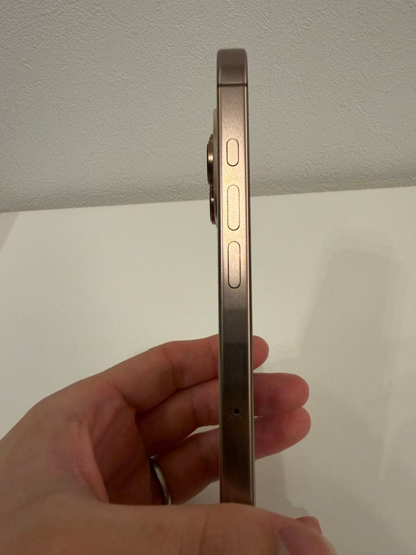 【美品】iPhone16Pro 256GB デザートチタニウム