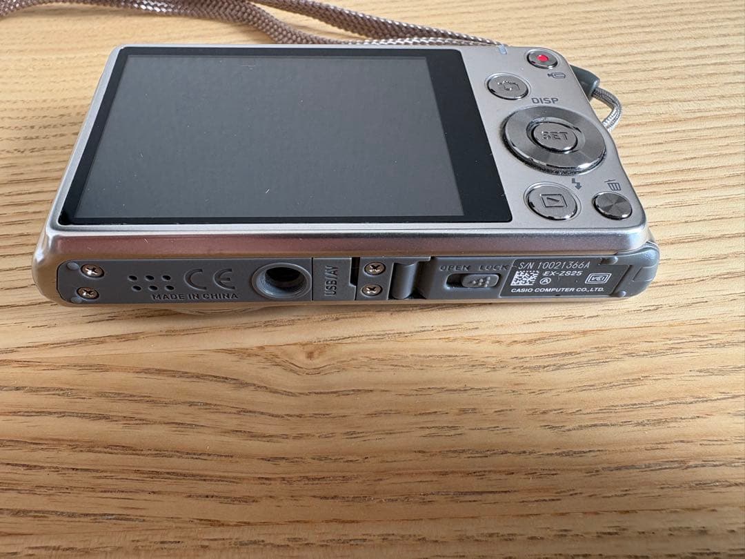 【箱•説明書なし】CASIO EXILIM 16.1MP デジタルカメラ