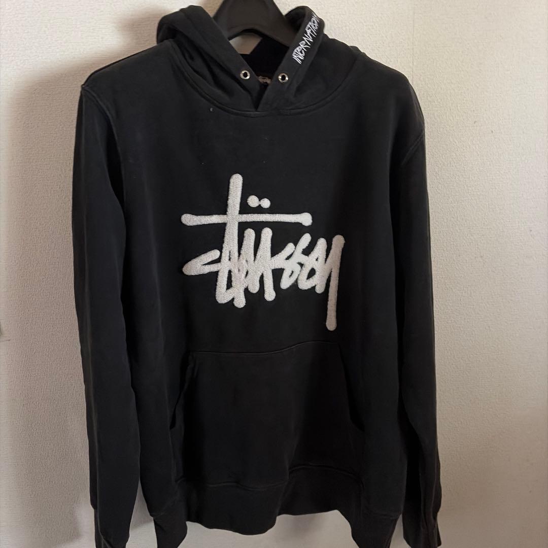 STUSSY ブラック パーカー フード付き - メルカリ