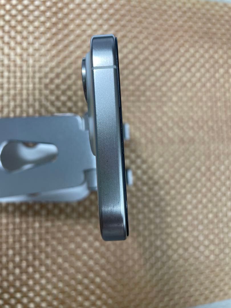 iPhone 15 Pro 256 GB ホワイトチタニウムSIMフリー