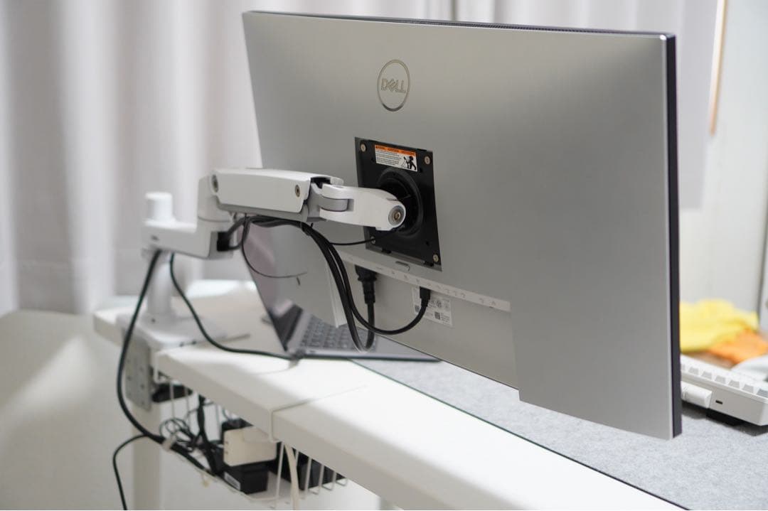 【美品】Dell U2723QE 最新ファームウェア　4kモニター デル