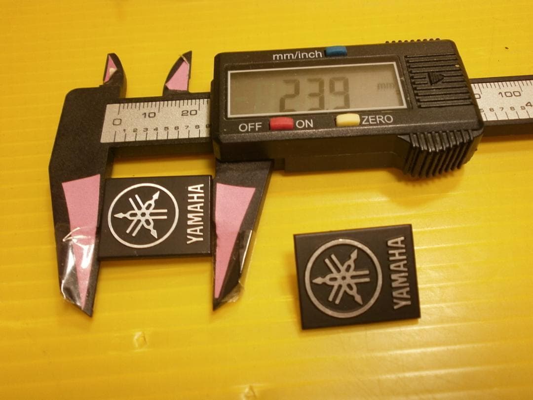 送料無料　ヤマハ　純正　金属　エンブレム　大　　２枚