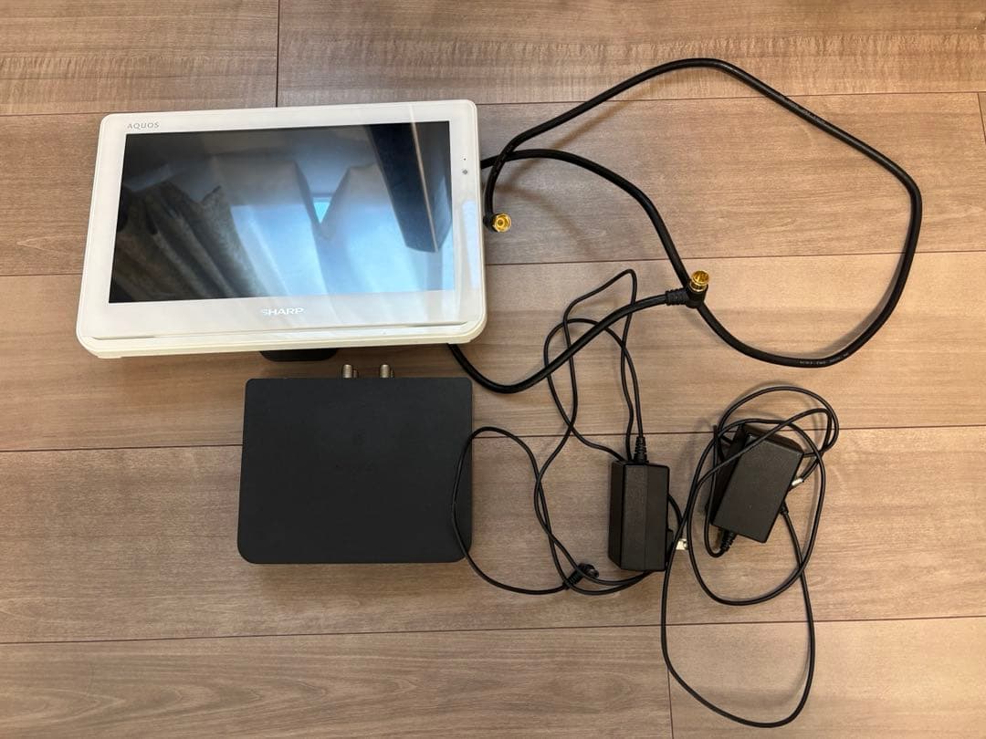 SHARP Aquos ポータブルテレビ ホワイト