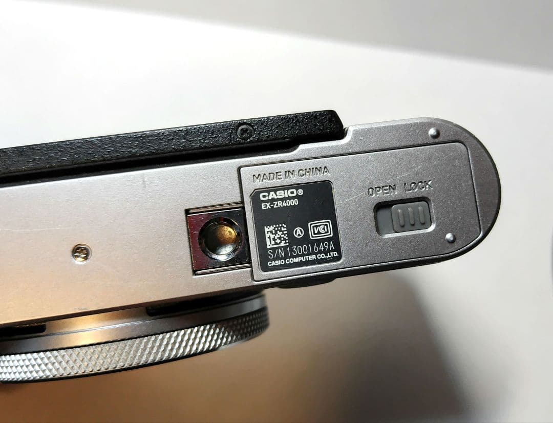 CASIO　デジタルカメラ　EX-ZR4000