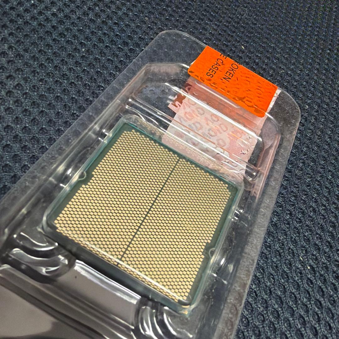 AMD Ryzen 7 7700 CPU 未開封