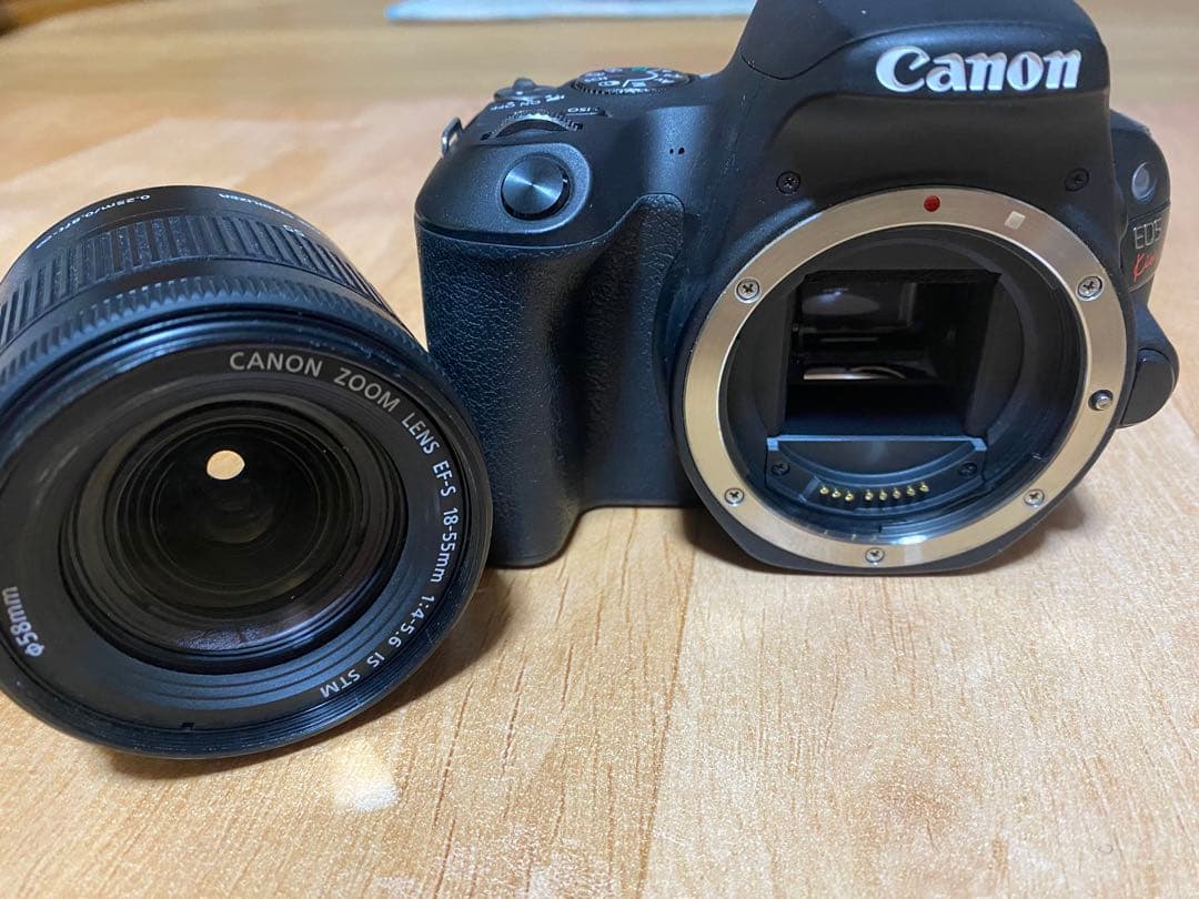 Canon EOS Kiss X9 18-55mm レンズ付き