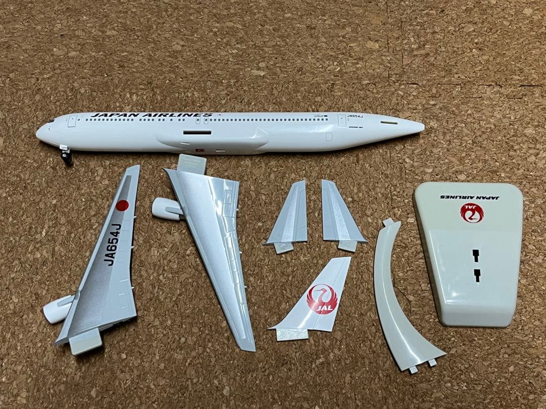 JAL Boeing 767-300 ER 1/200 モデルプレーン - メルカリ