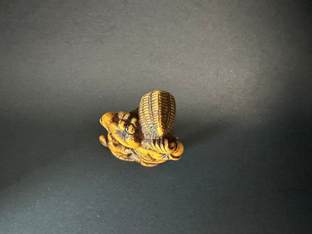 根付(netsuke)】犬を連れた旅人の根付江戸時代