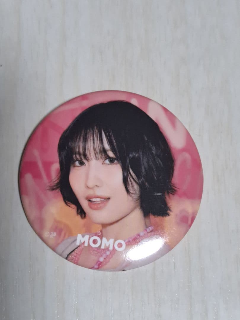TWICE モモ This is for 缶バッジ - メルカリ