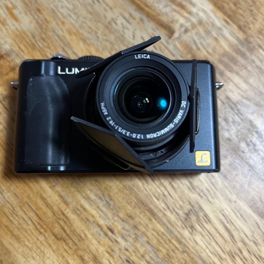 Panasonic LUMIX LX5 動作中　アクセサリー多数付き