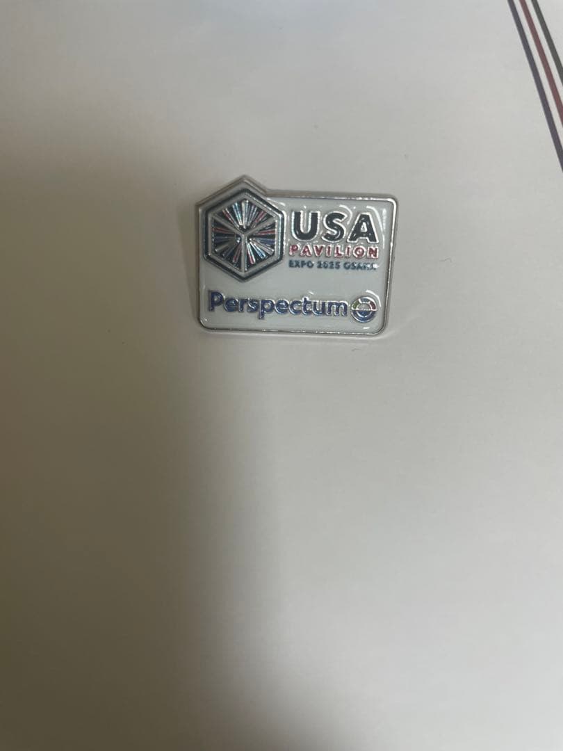 【激レア】アメリカ館　ピンバッジ　関係者限定　Perspectum社　コラボ 大阪万博】アメリカ館 ピンバッジ EXPO 2025 OSAKA 非売品 - メルカリ