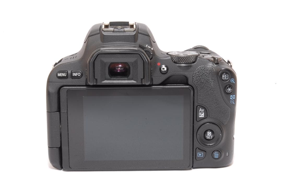 ⭐️美品　すぐに始めれる　Canon Kiss X9 標準レンズセット