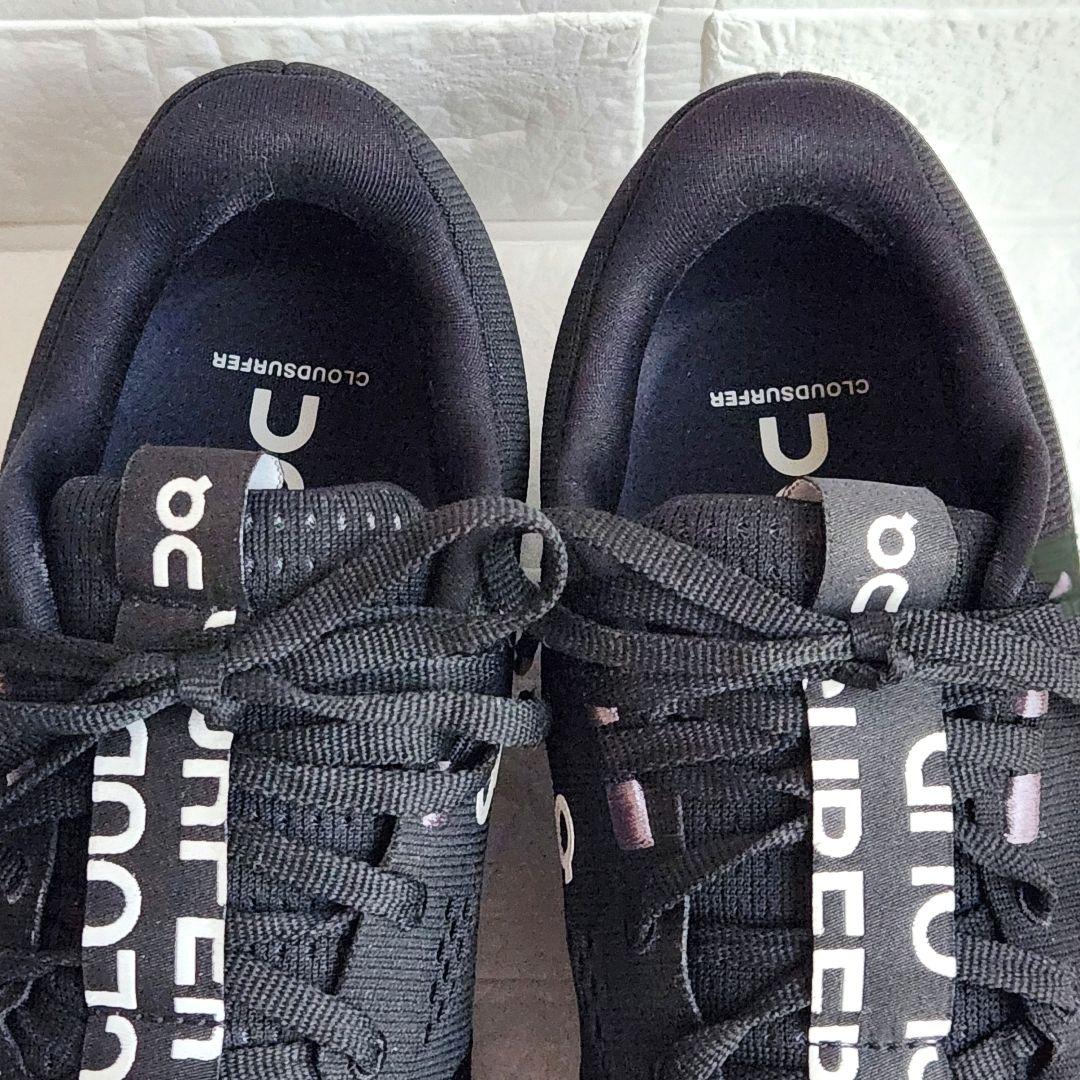 【人気美品✨】On CIoudsurfer スニーカー 黒 25.5cm 厚底