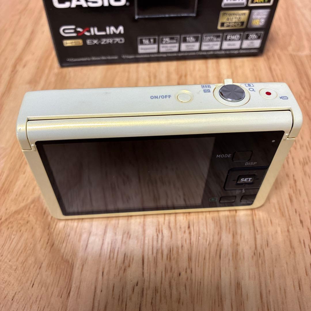 デジタルカメラ CASIO HIGH SPEED EXILIM EX-ZR70