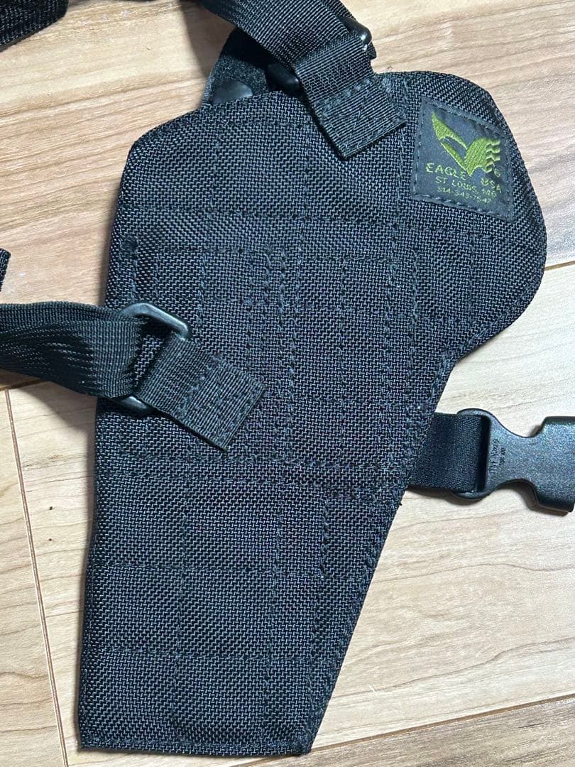 実物 米軍放出品 EAGLE ショルダーホルスター - メルカリ
