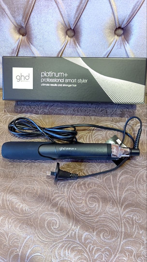 ✨ghdプラチナム＋✨️　ストーレートヘアアイロン　白 GHD☆大人気ヘアアイロン!!プラチナ＋ホワイト (ghd/ヘアアイロン