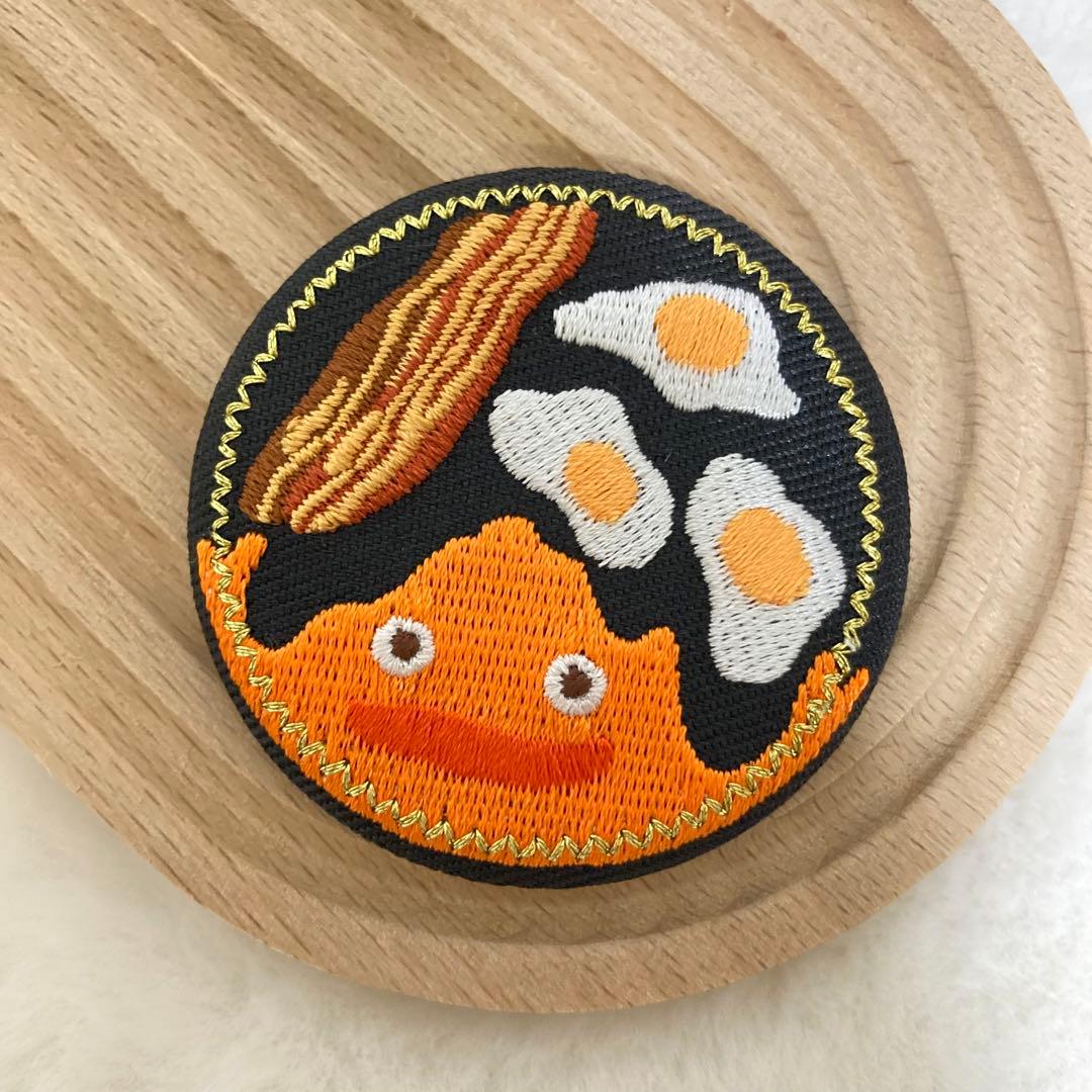 ジブリ ハウルの動く城 カルシファー 指人形 刺繍缶バッジ セット