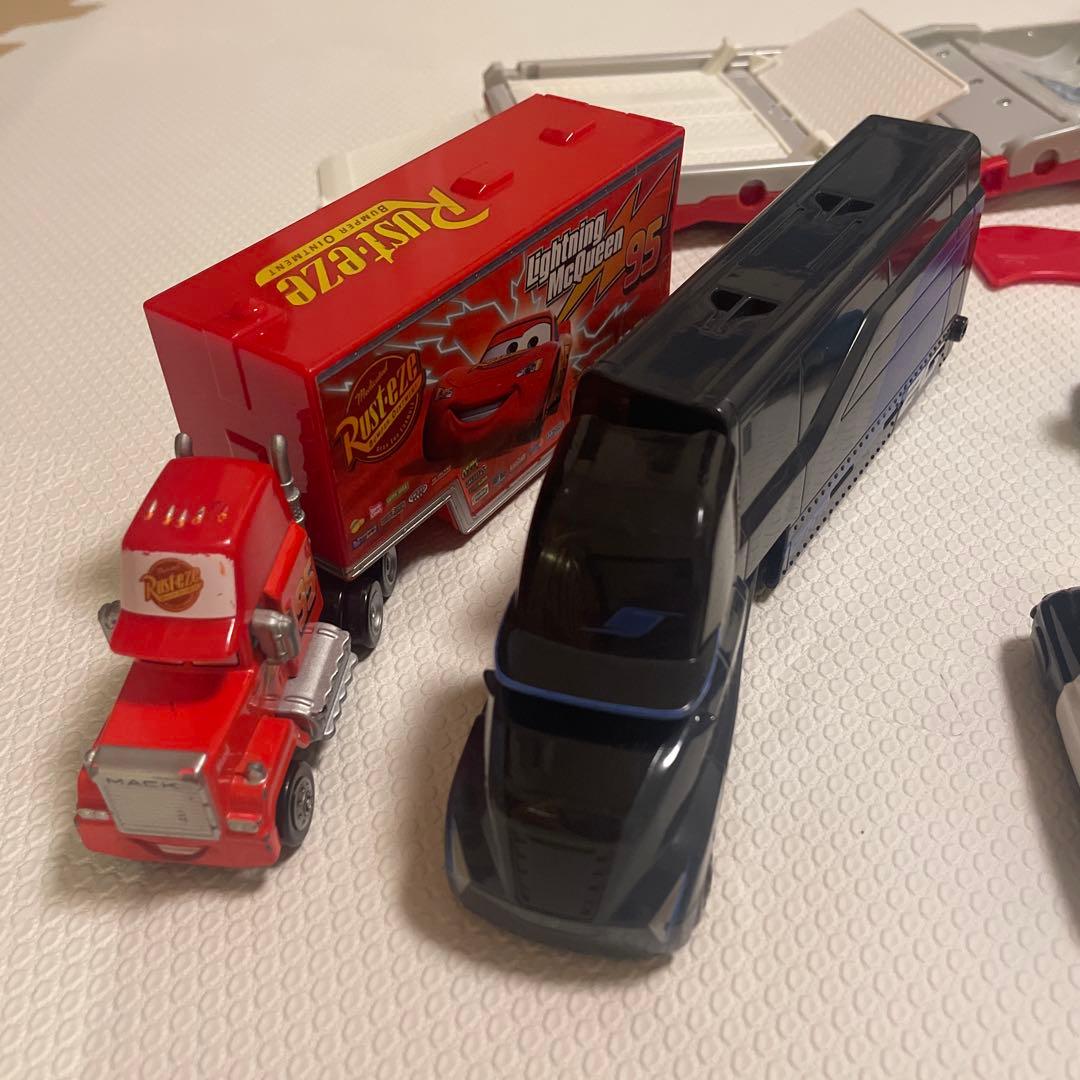 カーズトミカ(17+1台 トレーラー2台)まとめ売り トルネードシューター付き