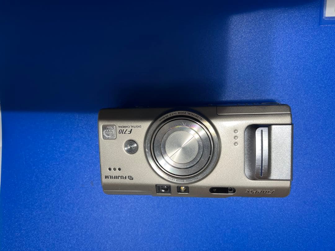 Fujifilm FinePix F710 コンパクトデジタルカメラ