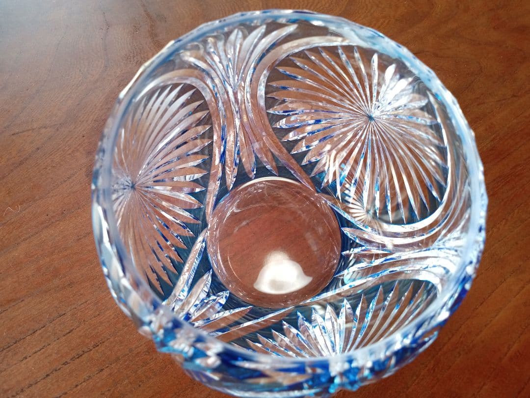 カガミクリスタル 江戸切子 蓋物 菊花紋 置物