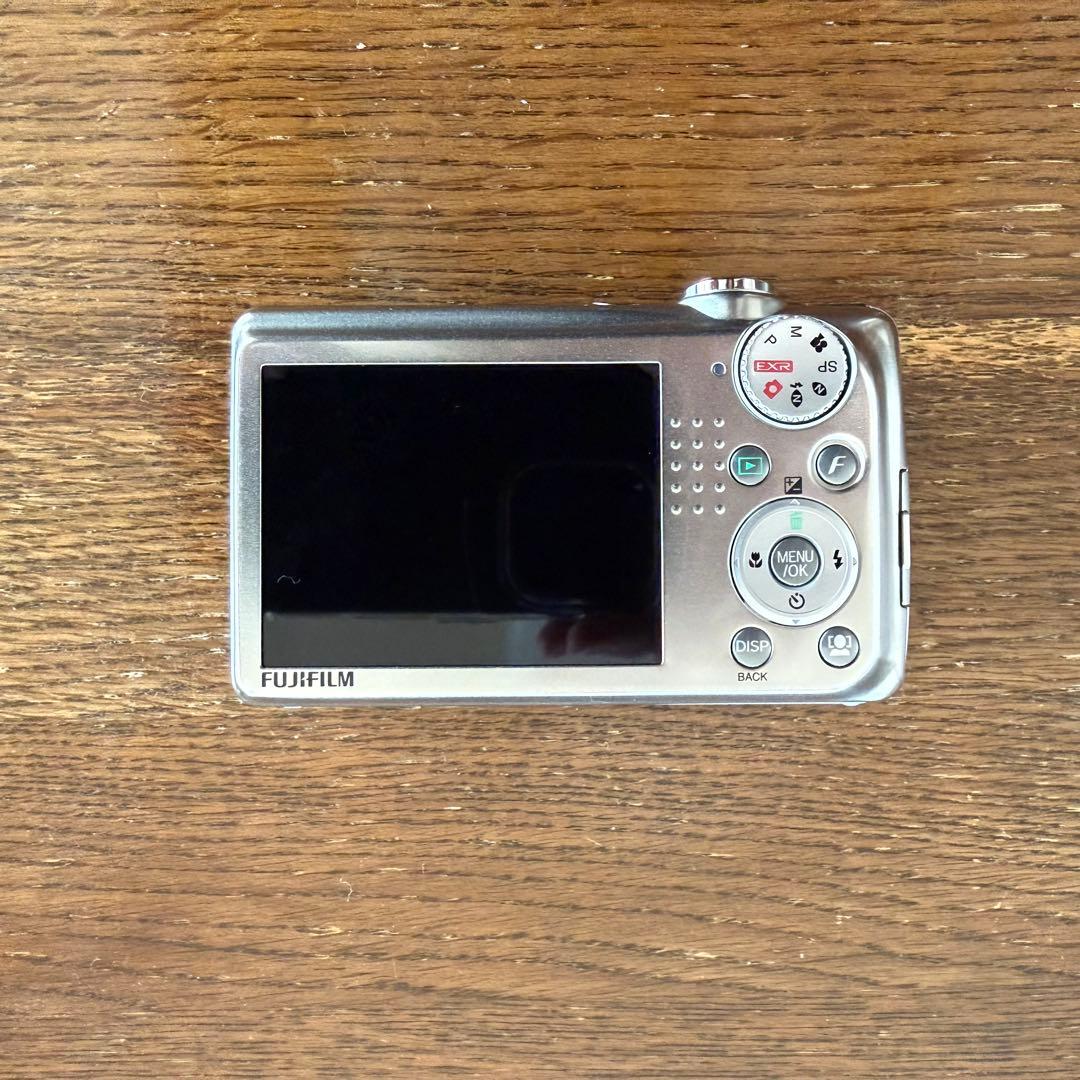 【美品】Fujifilm F70 EXR デジタルカメラ SDカード付き！