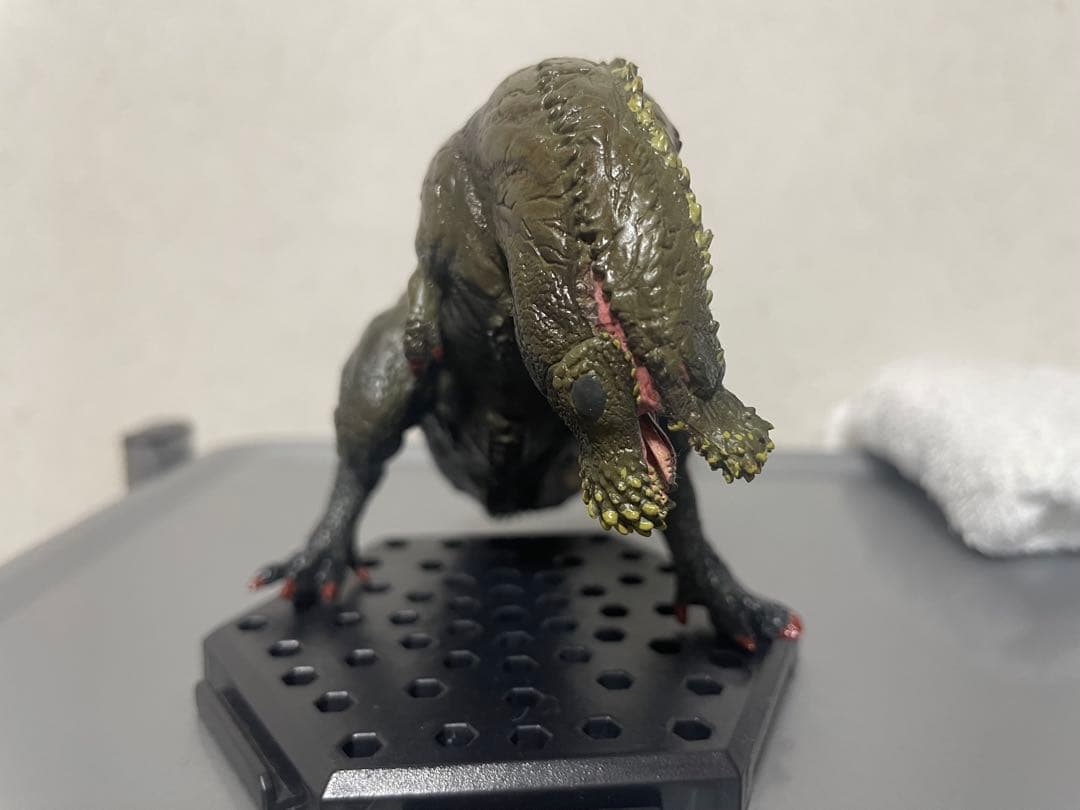 モンスターハンター イビルジョーフィギュア 2体セット - メルカリ