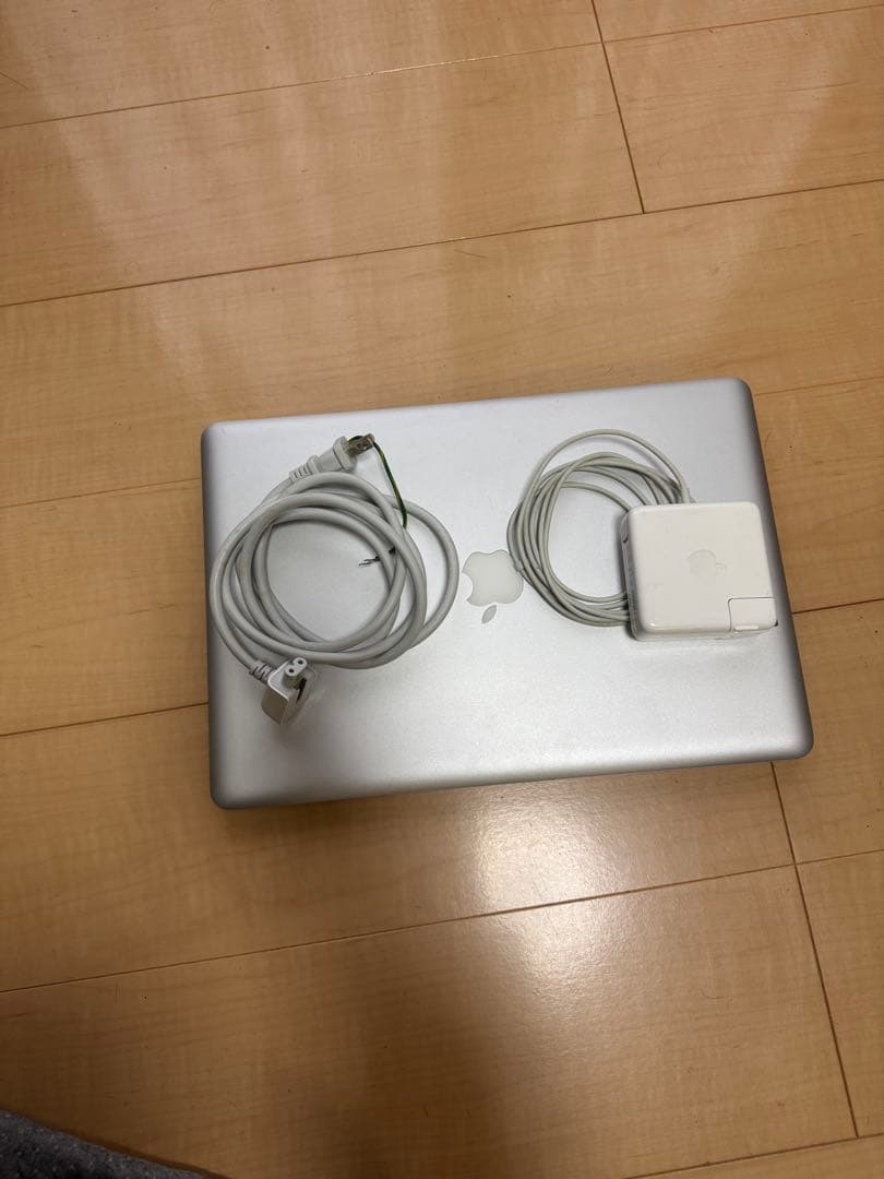 MacBook Pro 15インチ（Mid 2010）　初期化済・充電器付き