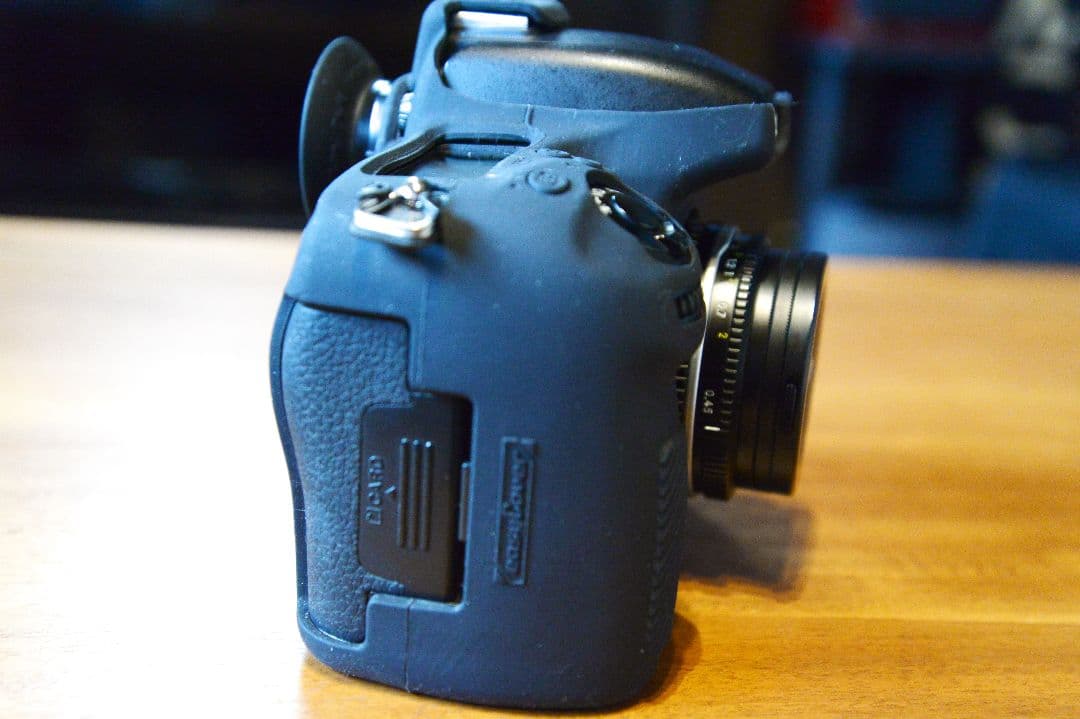 ニコンD750, バッテリーパック、28～300mmズームレンズその他一式