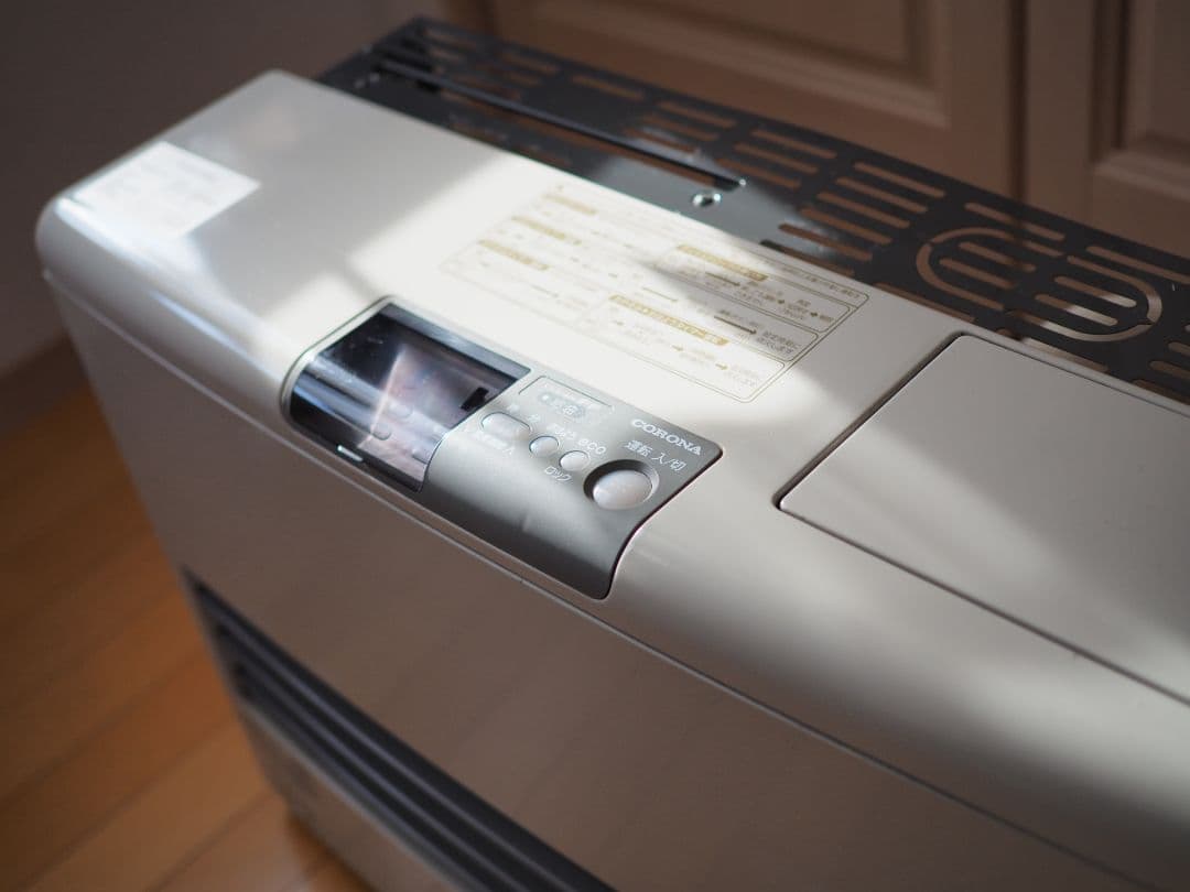 コロナFF式ストーブ　密閉式　カートリッジ式タンク