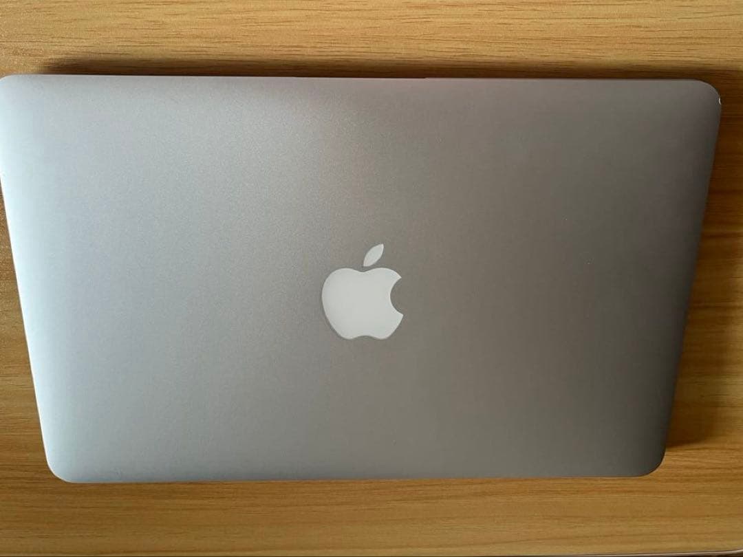 MacBook Air シルバー　11-inch, Early 2015