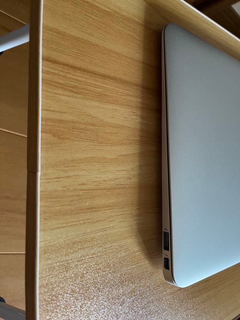 MacBook Air シルバー　11-inch, Early 2015