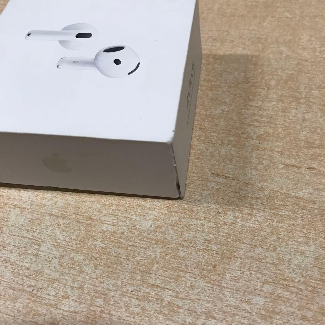 AirPods（第4世代）アクティブノイズキャンセリング搭載　①