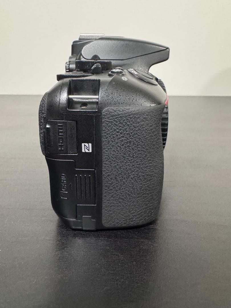 Nikon デジタル一眼レフカメラ D5600ダブルズームキット