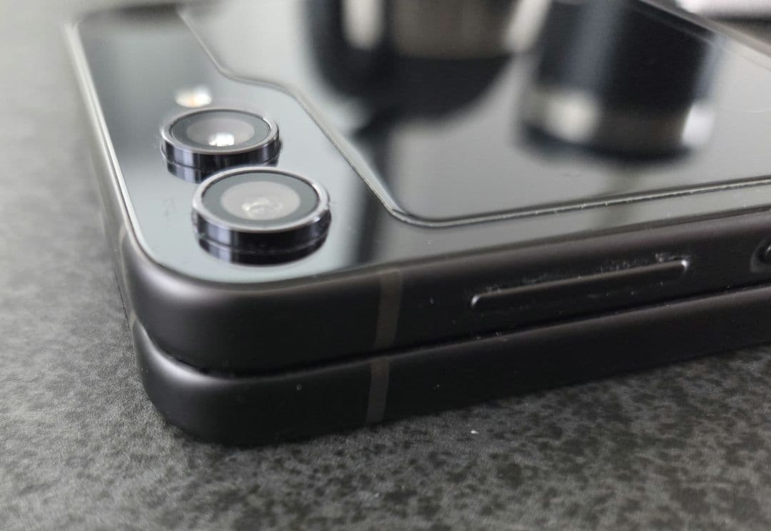 Galaxy Z Flip5 国内版 オンライン限定色グレー 512GB