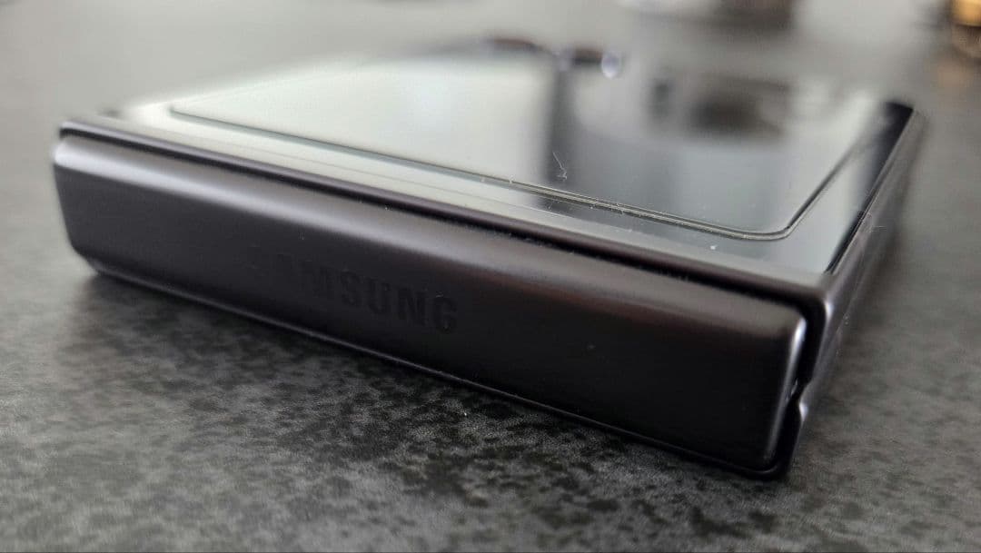 Galaxy Z Flip5 国内版 オンライン限定色グレー 512GB