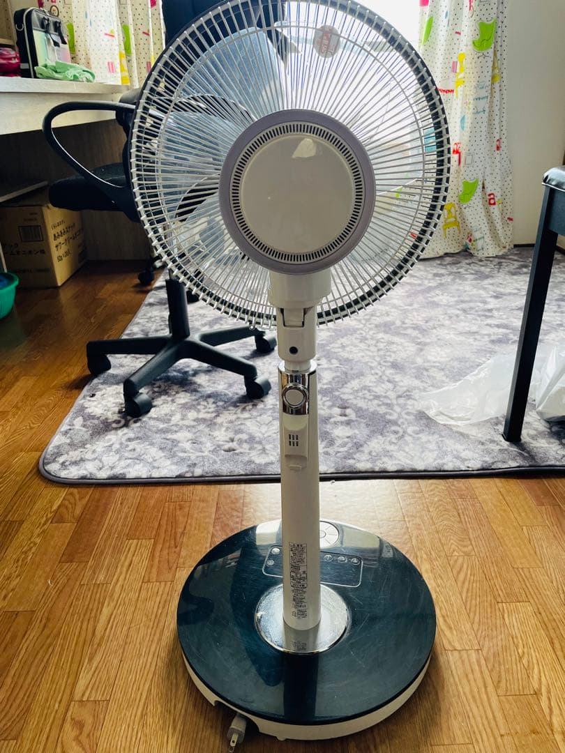 TOSHIBA 扇風機 スタイリッシュデザイン