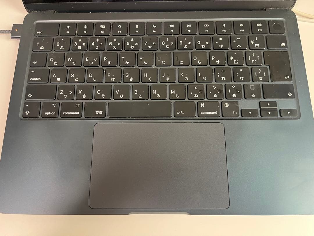 MacBookAirM2 13インチ2022 512GB【キーボード凹み動作可】 - メルカリ