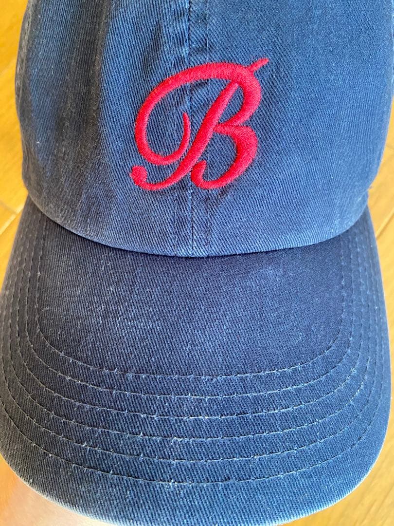 ショッパー布付！ MADISONBLUE ネイビーB刺繍キャップ